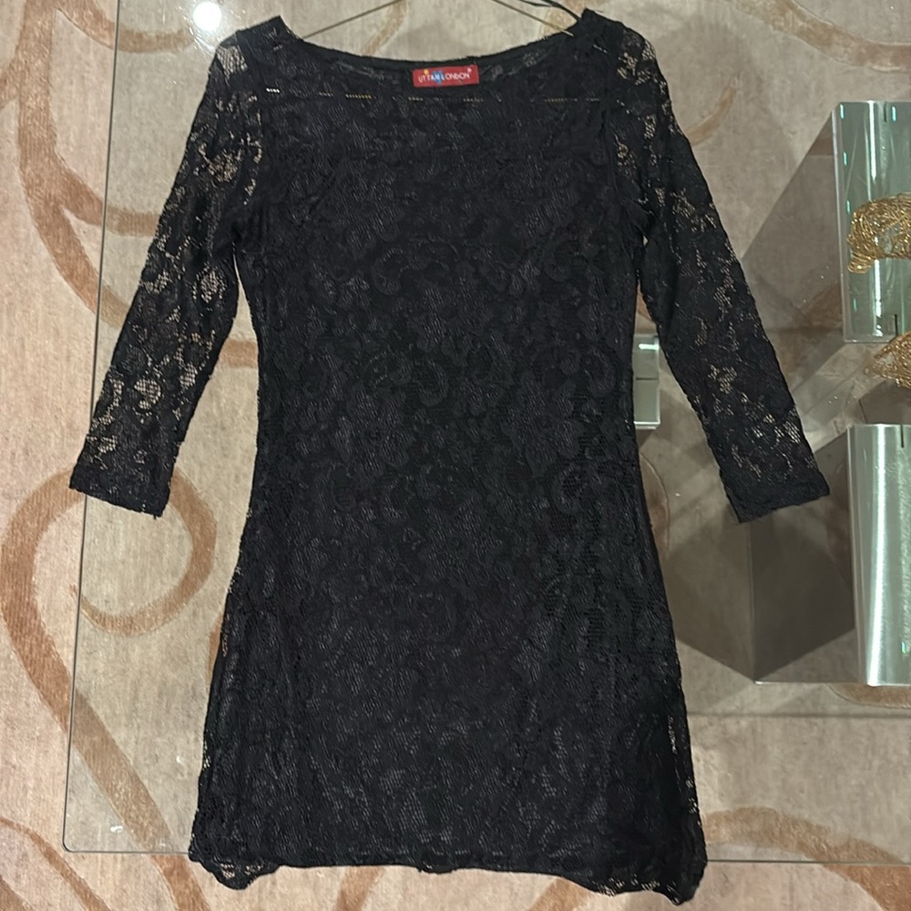 Black long-sleeve lace dress